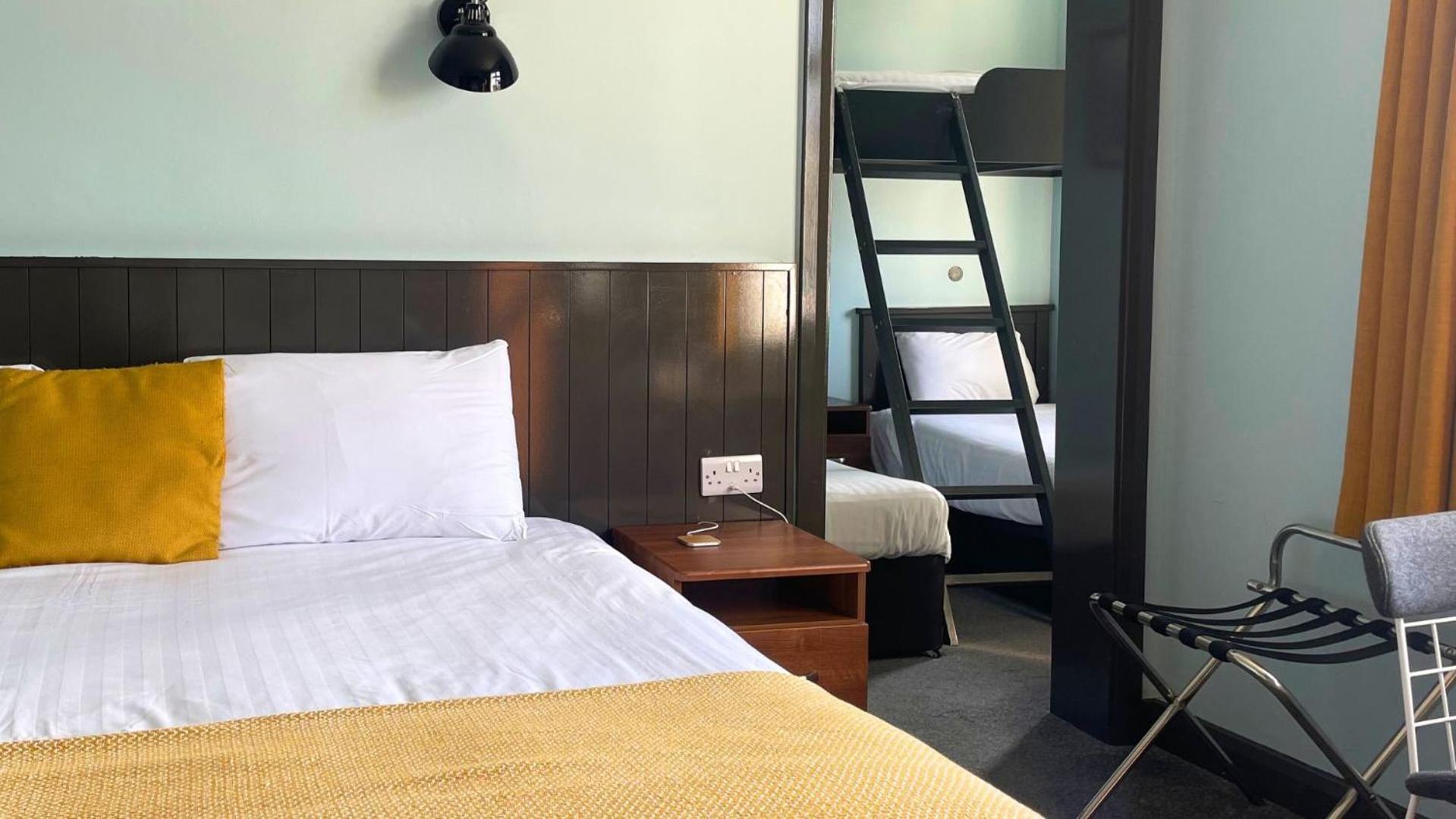 Marine Hotel 巴利卡斯尔 外观 照片